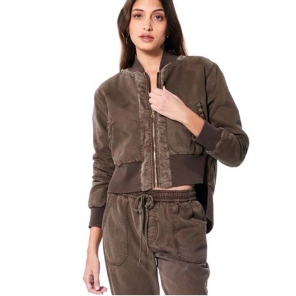 Woman YFB YOUNG FABULOUS BROKE Olive Green Reversible L/s Bomber Jacket Sz Large
